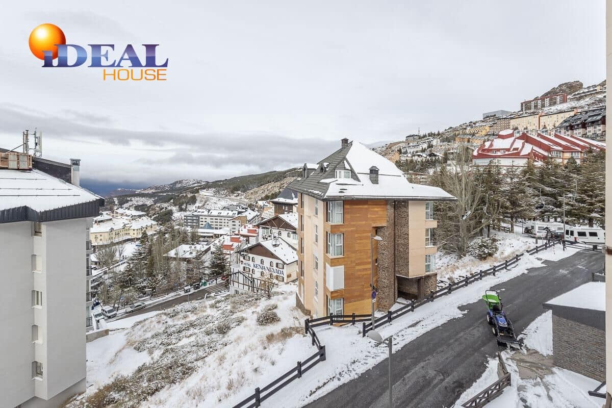 2 bedroom Flat for sale in Sierra Nevada with pool garage - € 240,000 (Ref: 9452073)