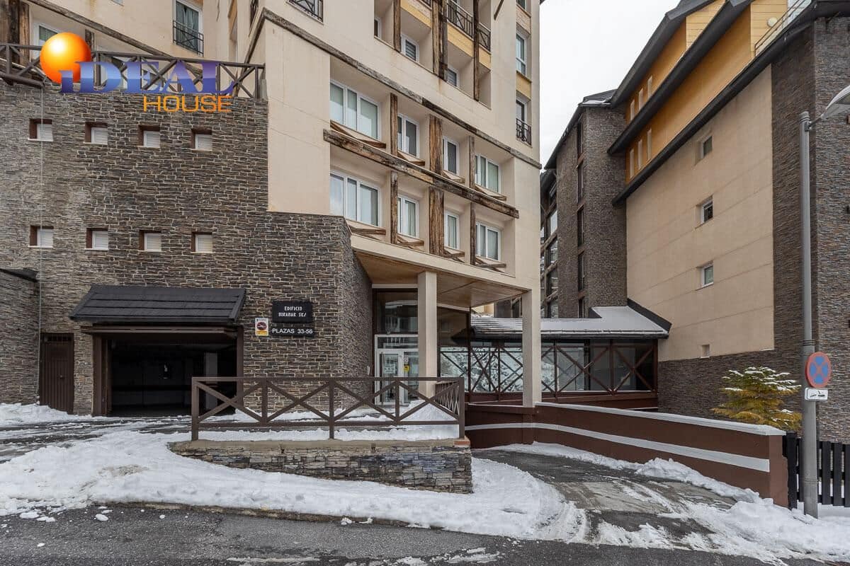 2 bedroom Flat for sale in Sierra Nevada with pool garage - € 240,000 (Ref: 9452073)