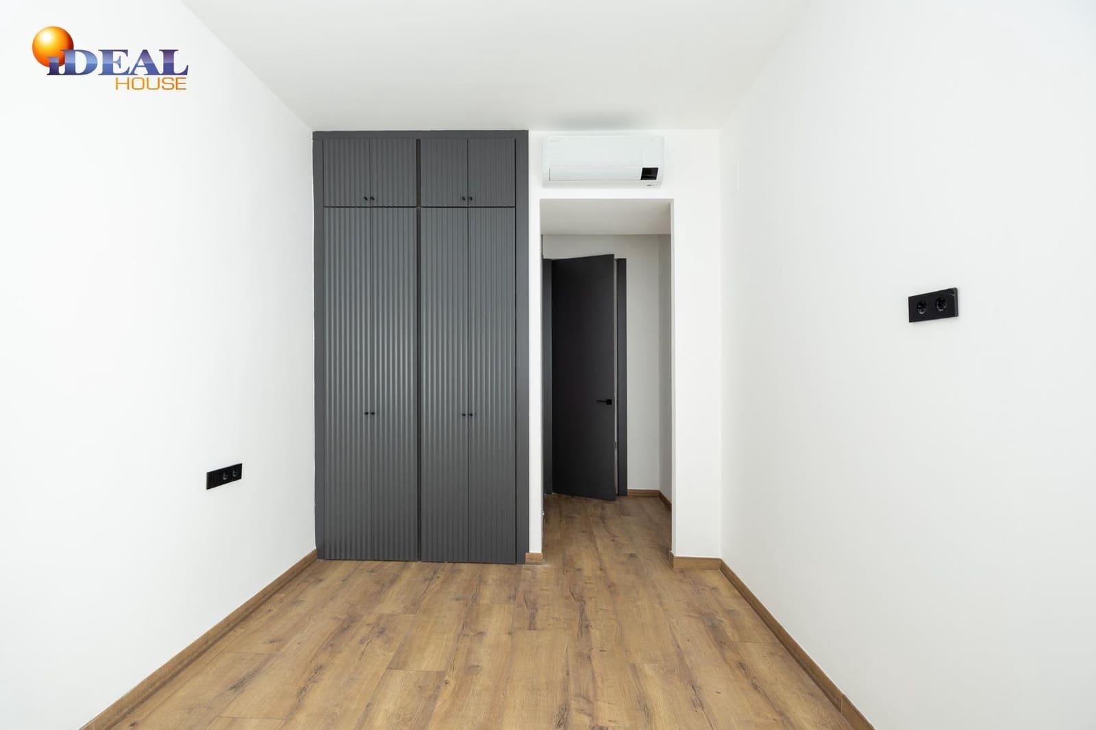 2 bedroom Flat for sale in Granada city - € 398,000 (Ref: 9456183)