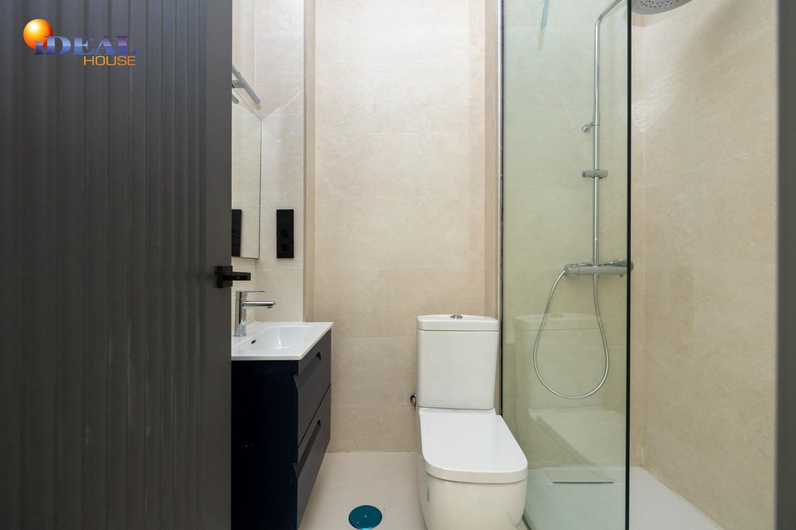 2 bedroom Flat for sale in Granada city - € 398,000 (Ref: 9456183)