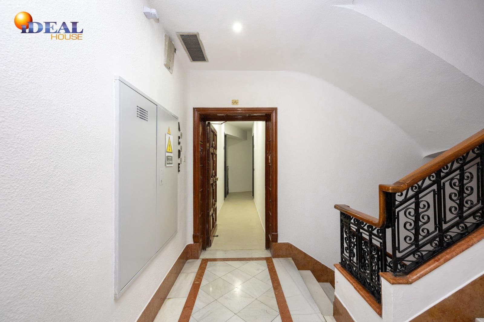 2 bedroom Flat for sale in Granada city - € 398,000 (Ref: 9456183)