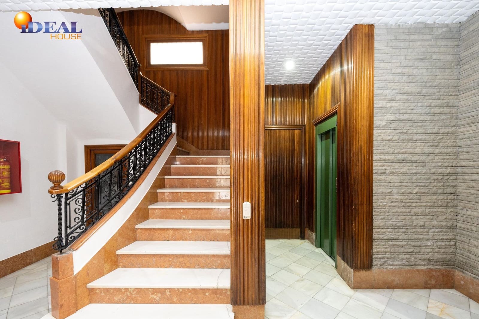 2 bedroom Flat for sale in Granada city - € 398,000 (Ref: 9456183)