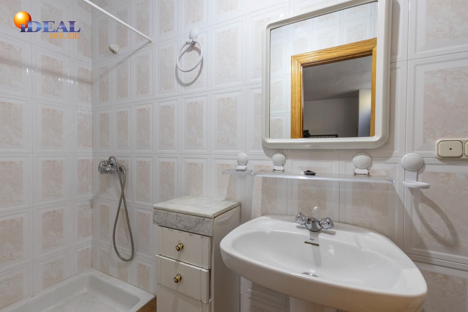 1 bedroom Commercial for sale in Guejar Sierra with garage - € 83,000 (Ref: 9456184)