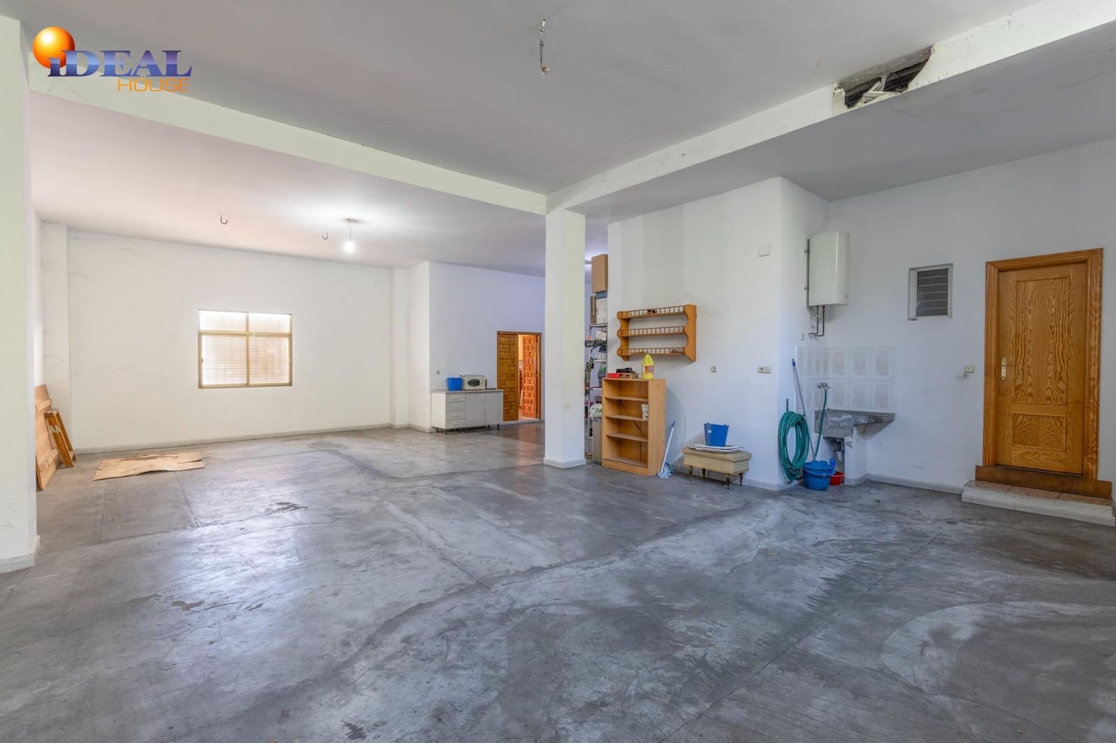 1 bedroom Commercial for sale in Guejar Sierra with garage - € 83,000 (Ref: 9456184)