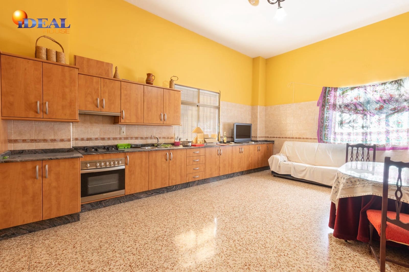 1 bedroom Commercial for sale in Guejar Sierra with garage - € 83,000 (Ref: 9456184)