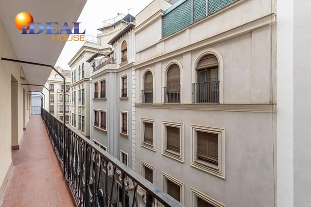 Piso de 5 habitaciones en Granada ciudad en venta - 420.000 € (Ref: 9456187)