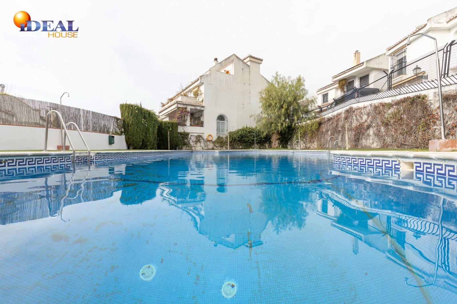 3 sovrum Radhus till salu i Granada stad med pool garage - 339 000 € (Ref: 9456188)