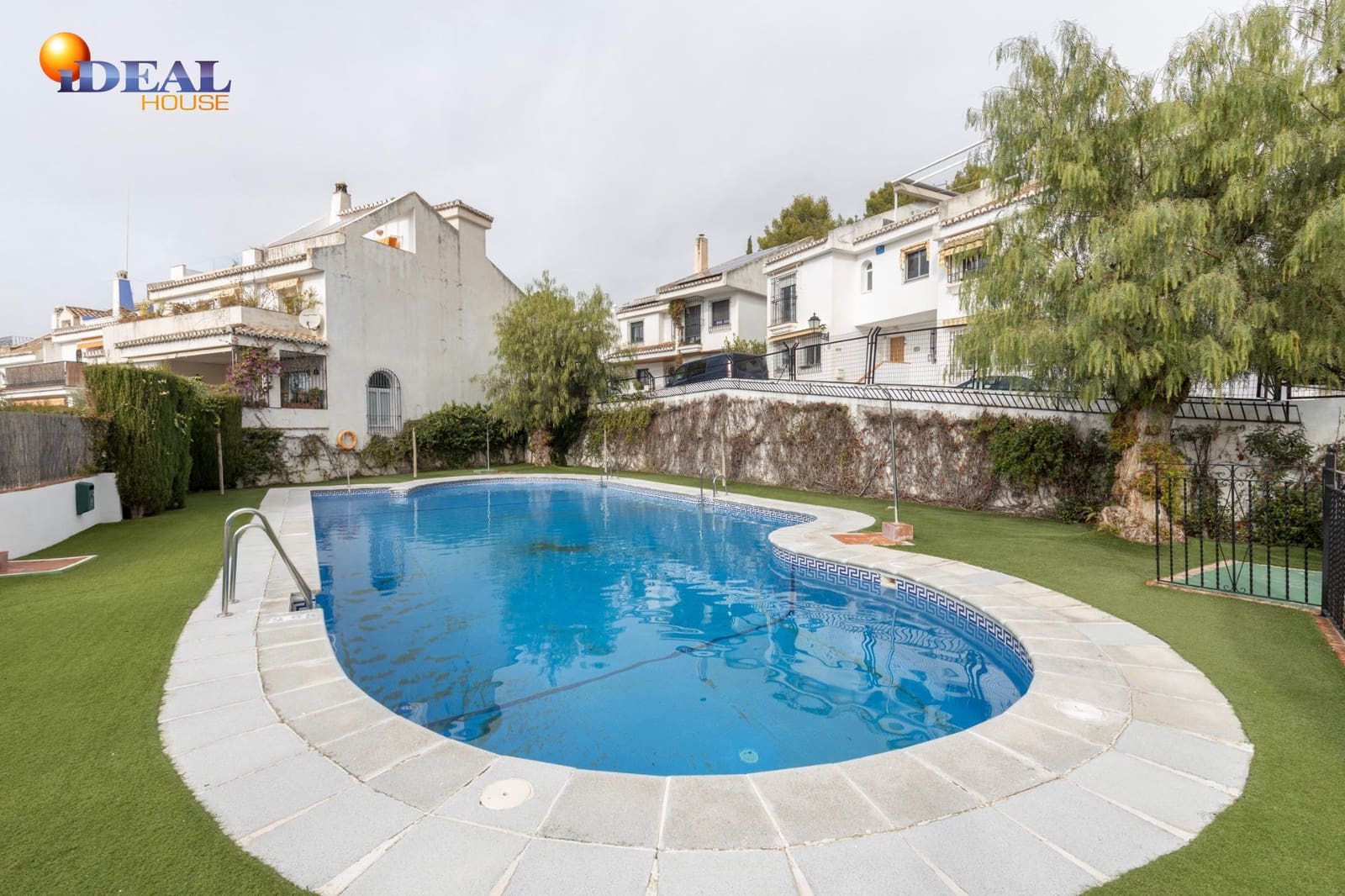 3 sovrum Radhus till salu i Granada stad med pool garage - 339 000 € (Ref: 9456188)