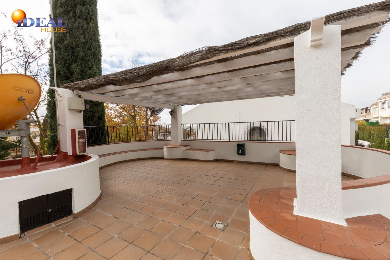 3 sovrum Radhus till salu i Granada stad med pool garage - 339 000 € (Ref: 9456188)