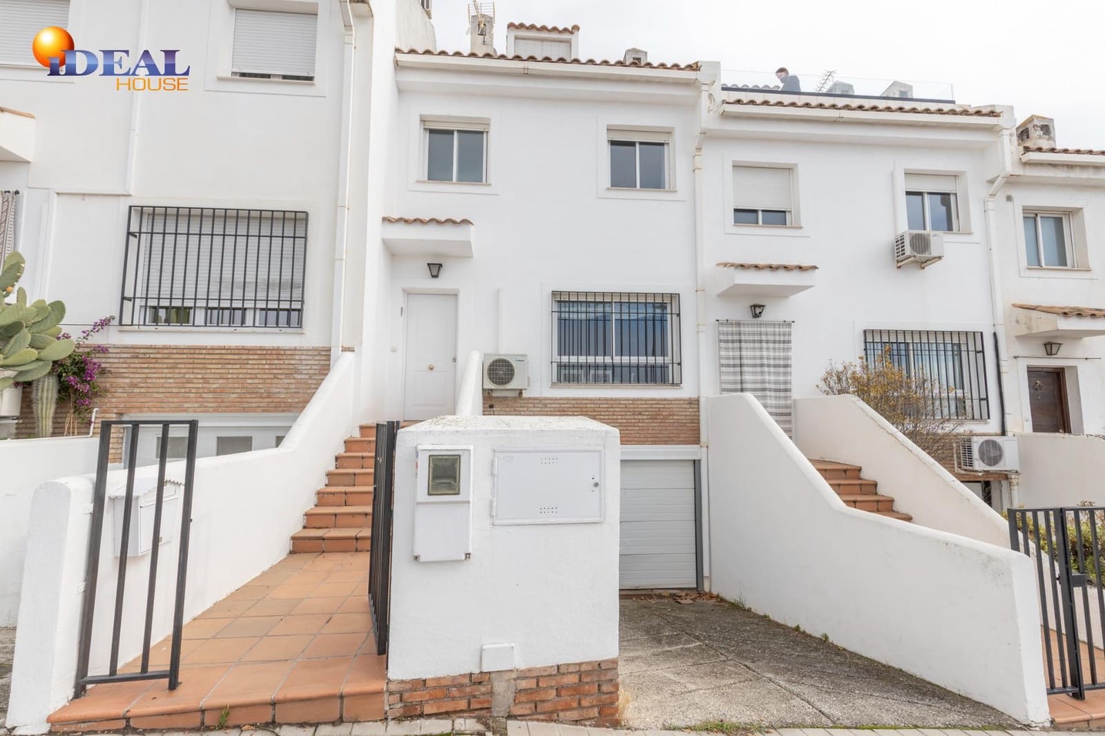 3 sovrum Radhus till salu i Granada stad med pool garage - 339 000 € (Ref: 9456188)