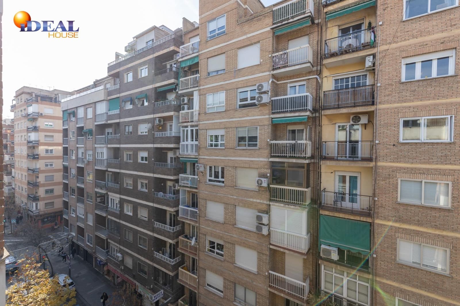4 bedroom Flat for sale in Granada city with garage - € 420,000 (Ref: 9456190)
