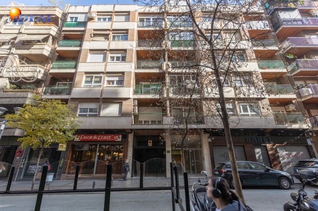 4 slaapkamer Flat te koop in Centro, Granada stad met garage - € 420.000 (Ref: 9456190)