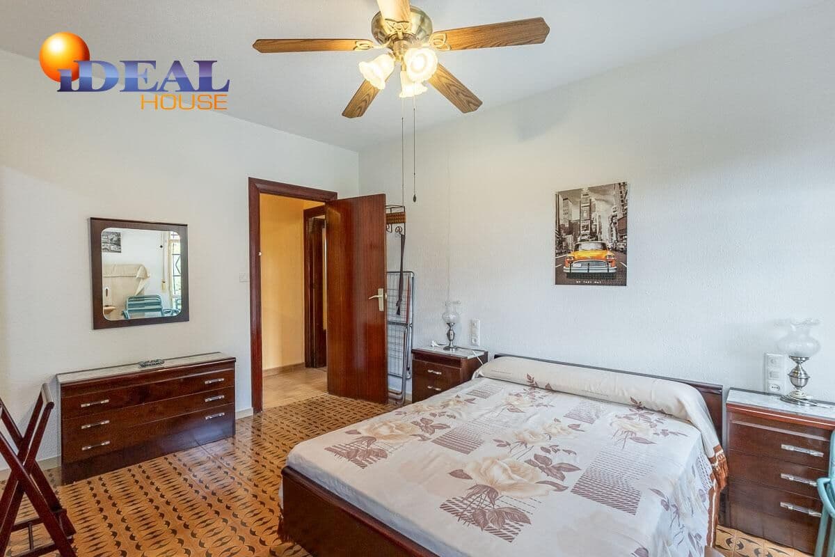 3 makuuhuone Maalaistalo myytävänä paikassa Cajar mukana uima-altaan 
autotalli - 435 000 € (Ref: 9456195)