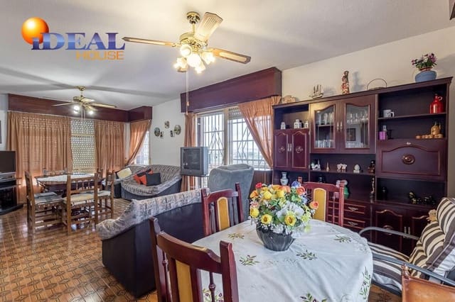 3 makuuhuone Maalaistalo myytävänä paikassa Cájar mukana uima-altaan 
autotalli - 435 000 € (Ref: 9456195)