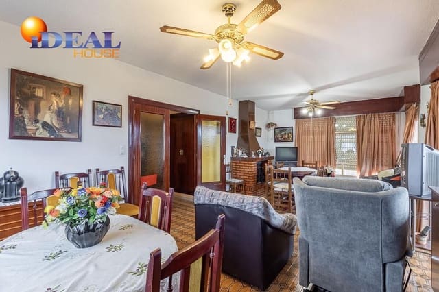 3 makuuhuone Maalaistalo myytävänä paikassa Cájar mukana uima-altaan 
autotalli - 435 000 € (Ref: 9456195)