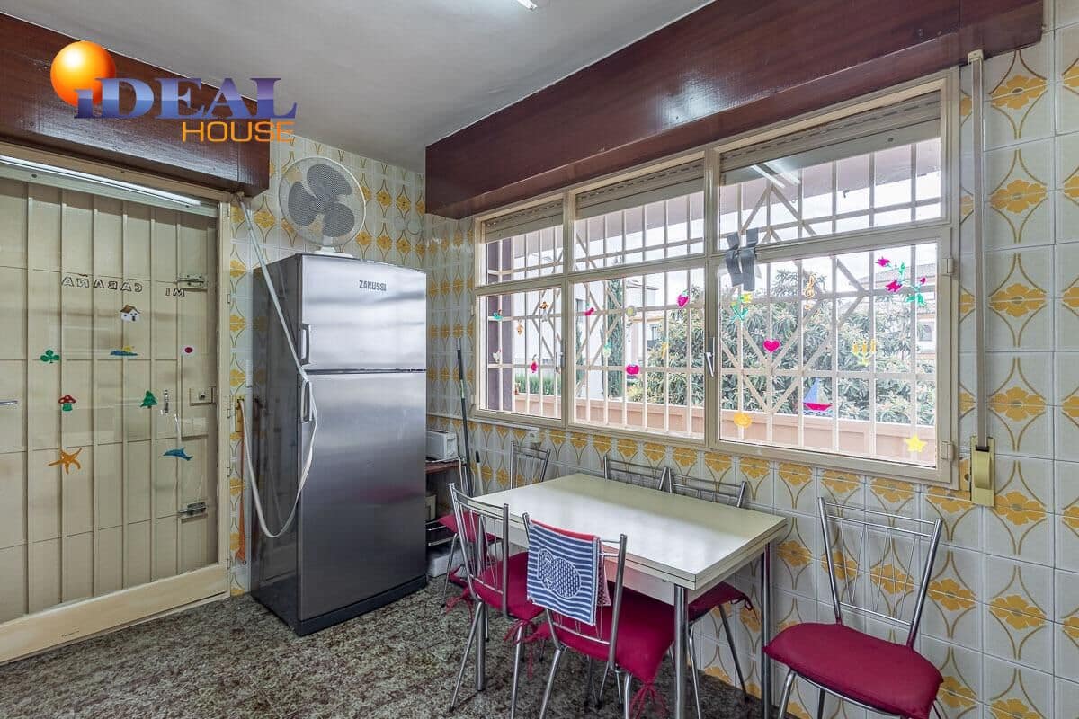 3 makuuhuone Maalaistalo myytävänä paikassa Cajar mukana uima-altaan 
autotalli - 435 000 € (Ref: 9456195)