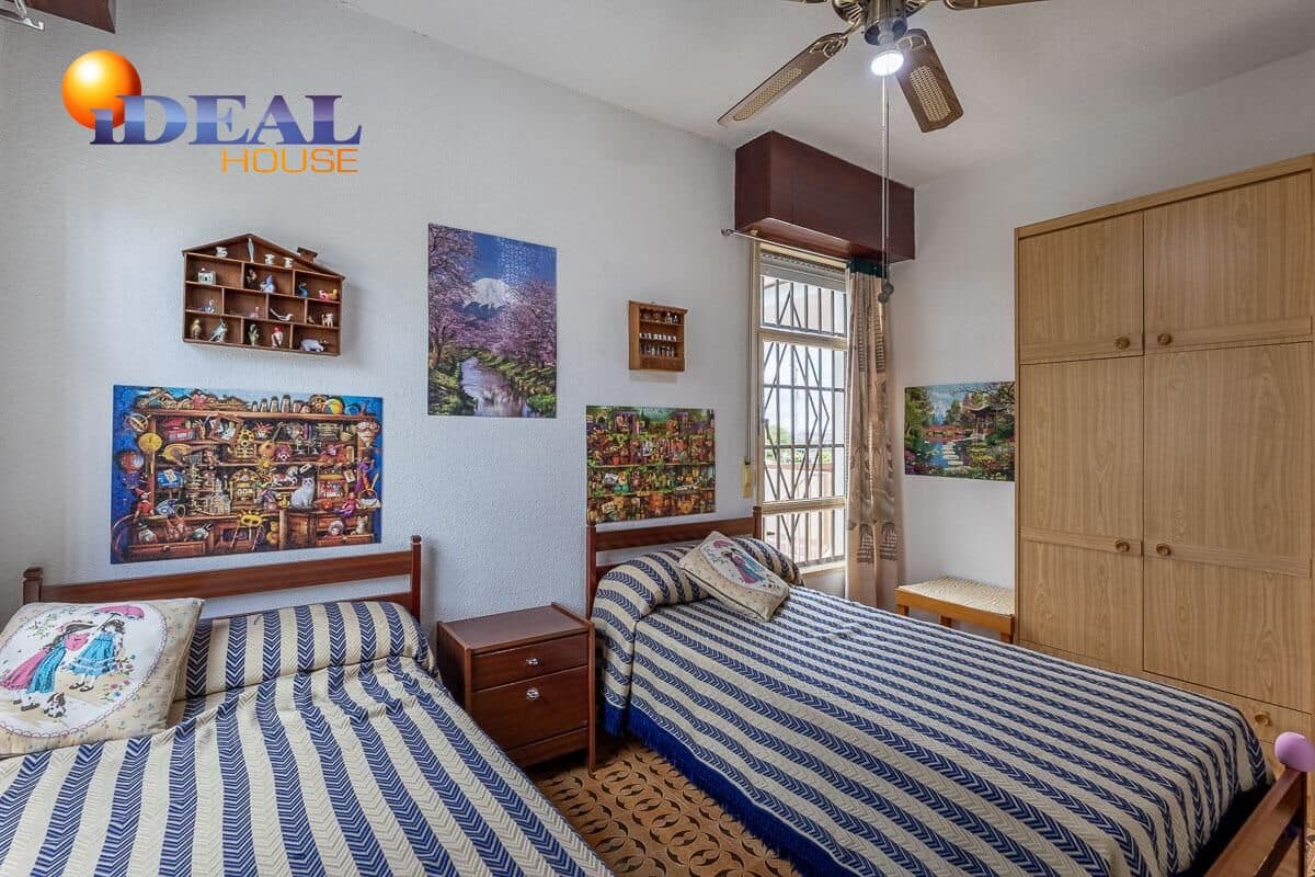 3 makuuhuone Maalaistalo myytävänä paikassa Cajar mukana uima-altaan 
autotalli - 435 000 € (Ref: 9456195)