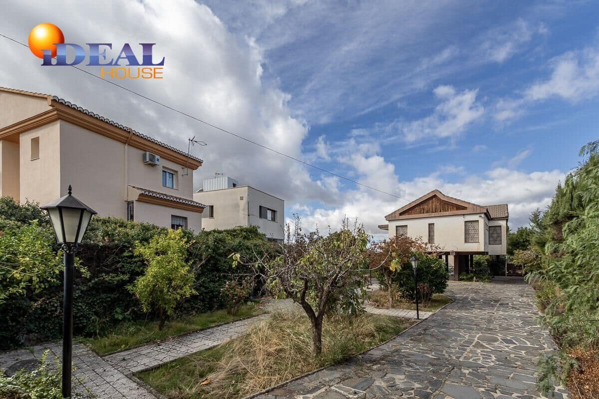 3 makuuhuone Maalaistalo myytävänä paikassa Cajar mukana uima-altaan 
autotalli - 435 000 € (Ref: 9456195)