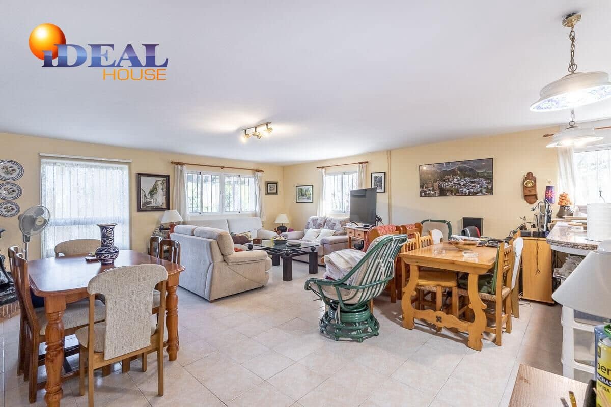 4 sovrum Villa till salu i Gojar med pool garage - 430 000 € (Ref: 9462017)