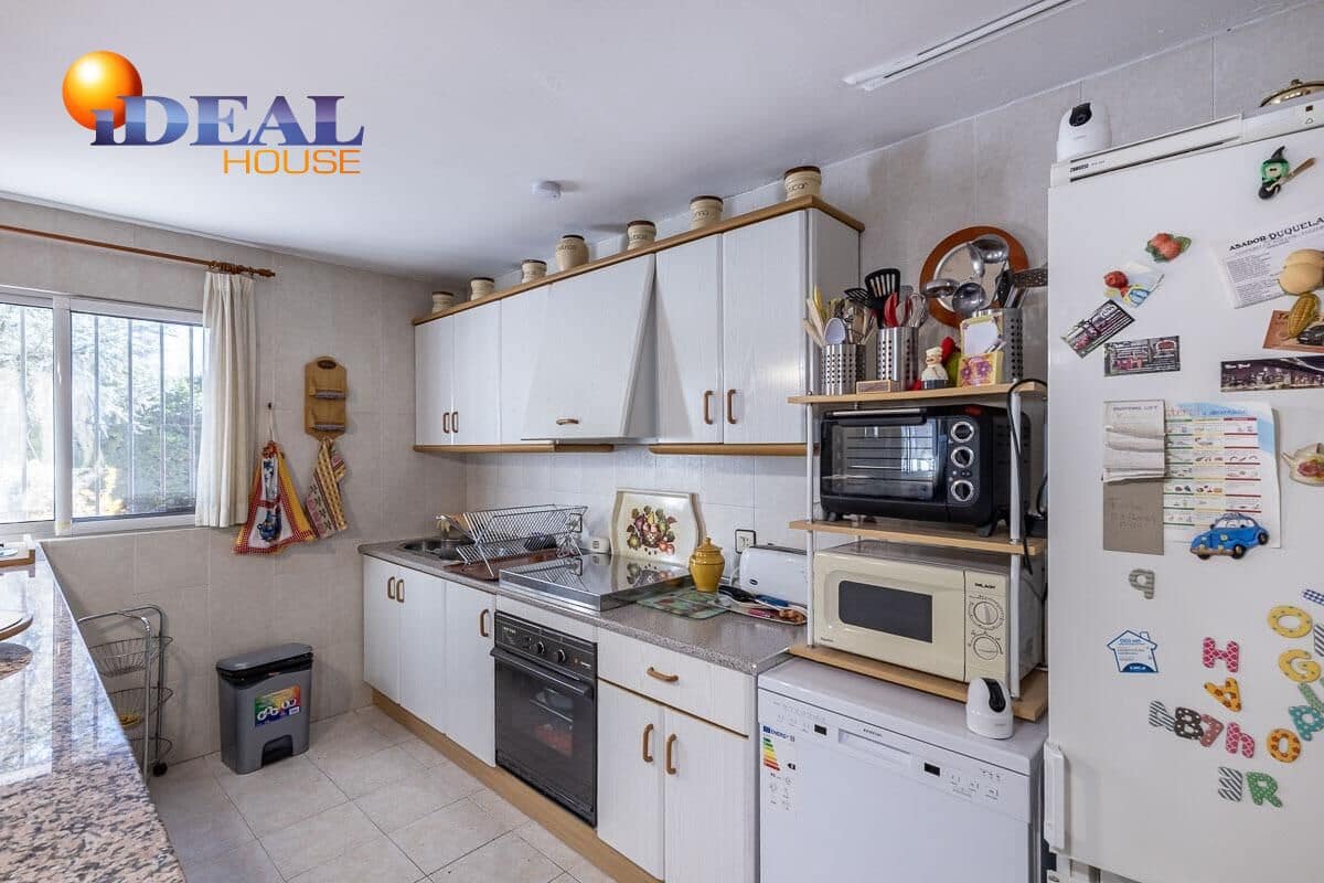 4 sovrum Villa till salu i Gojar med pool garage - 430 000 € (Ref: 9462017)