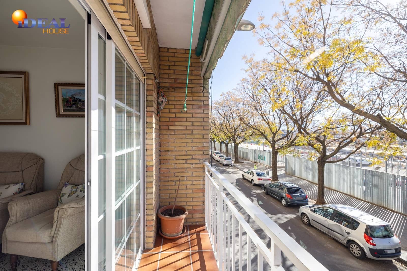 4 bedroom Flat for sale in Granada city with garage - € 245,000 (Ref: 9462018)