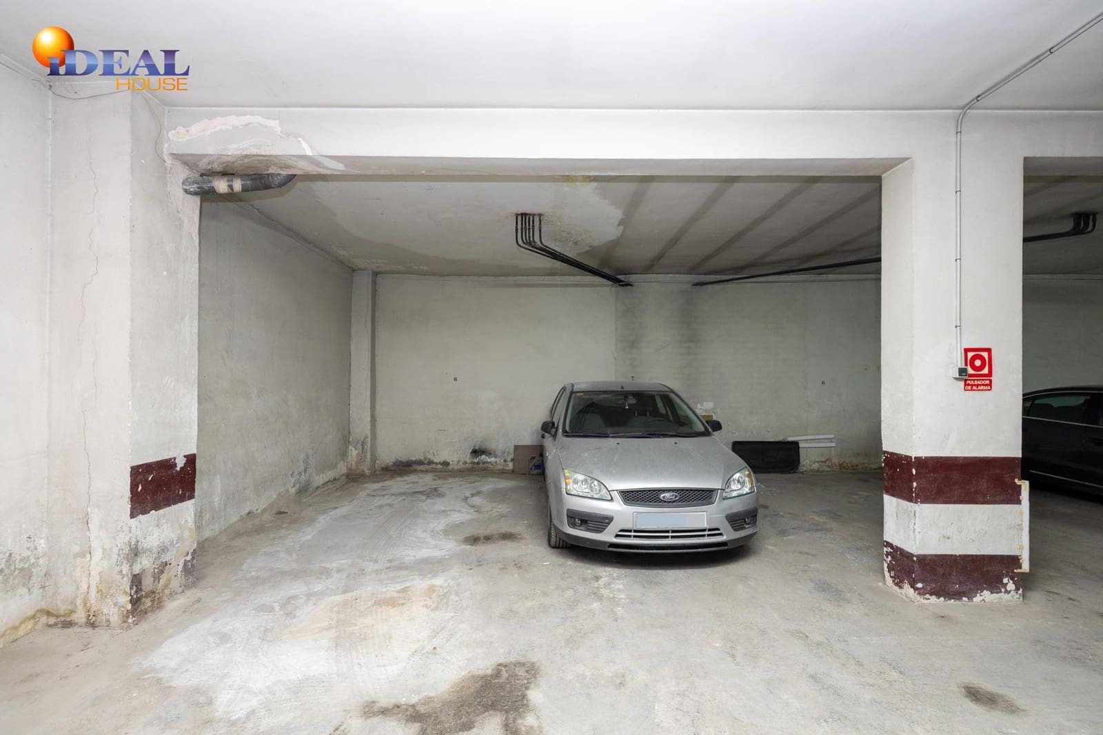 4 bedroom Flat for sale in Granada city with garage - € 245,000 (Ref: 9462018)