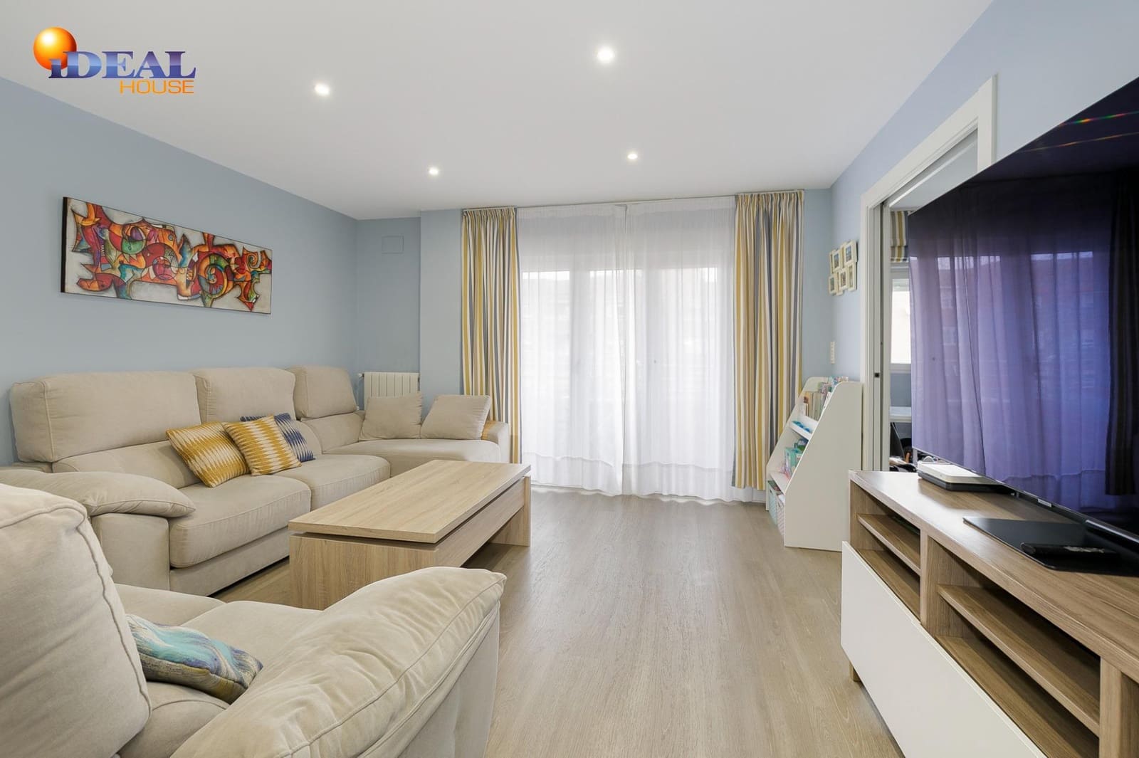 4 bedroom Flat for sale in Granada city with garage - € 535,000 (Ref: 9462019)