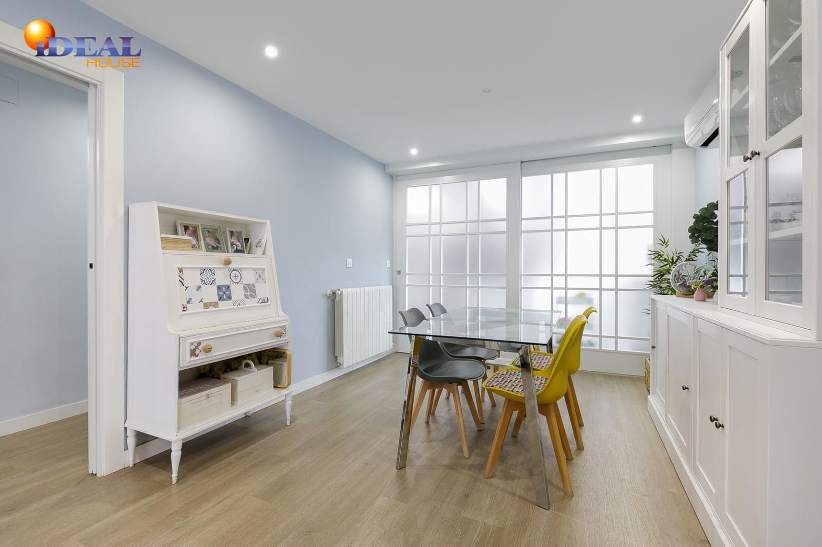 4 bedroom Flat for sale in Granada city with garage - € 535,000 (Ref: 9462019)