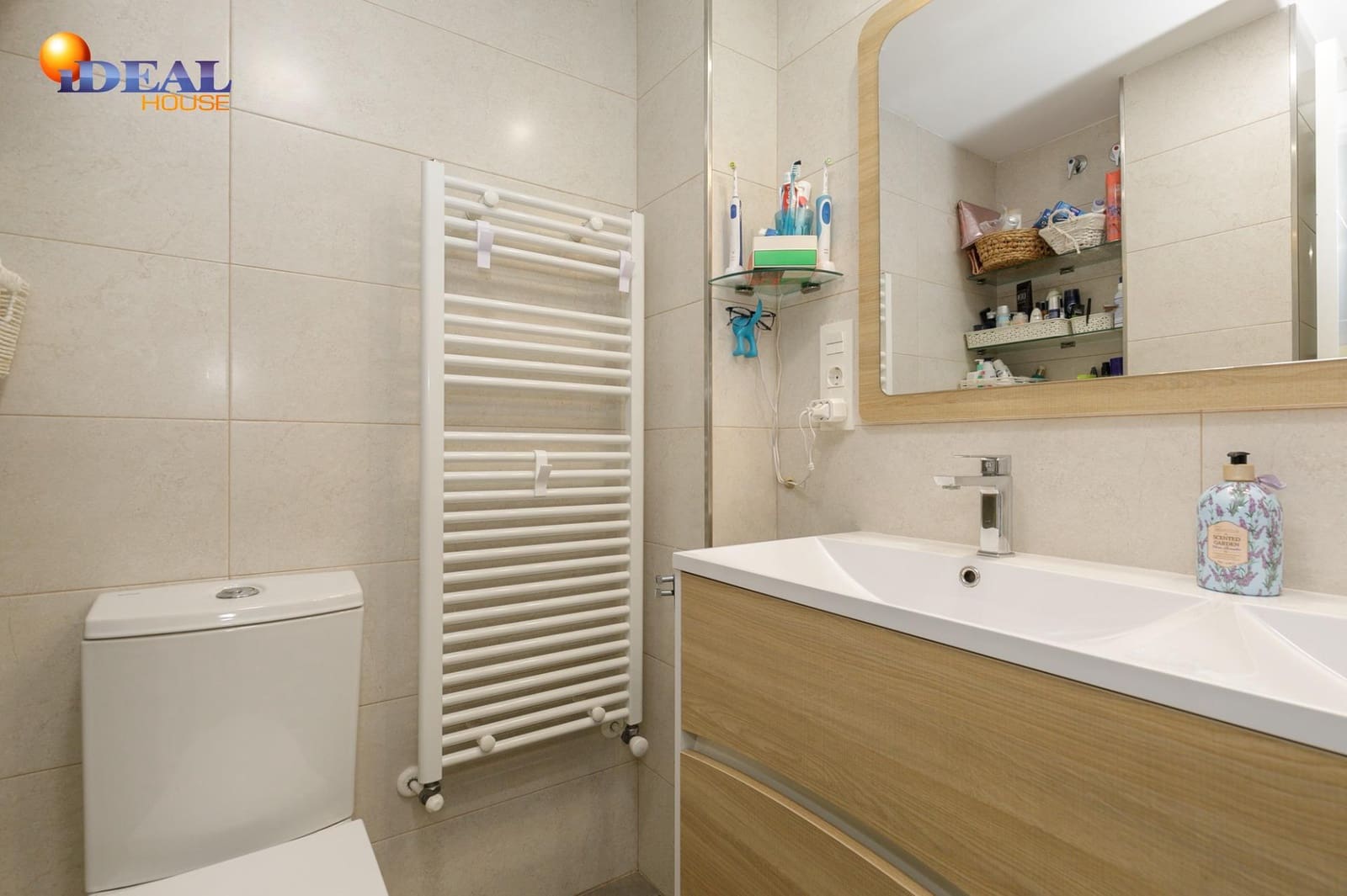 4 bedroom Flat for sale in Granada city with garage - € 535,000 (Ref: 9462019)