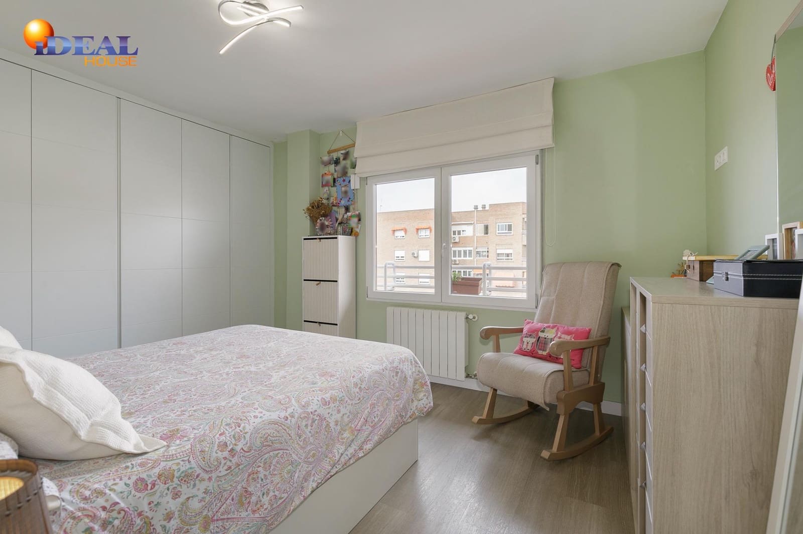 4 bedroom Flat for sale in Granada city with garage - € 535,000 (Ref: 9462019)