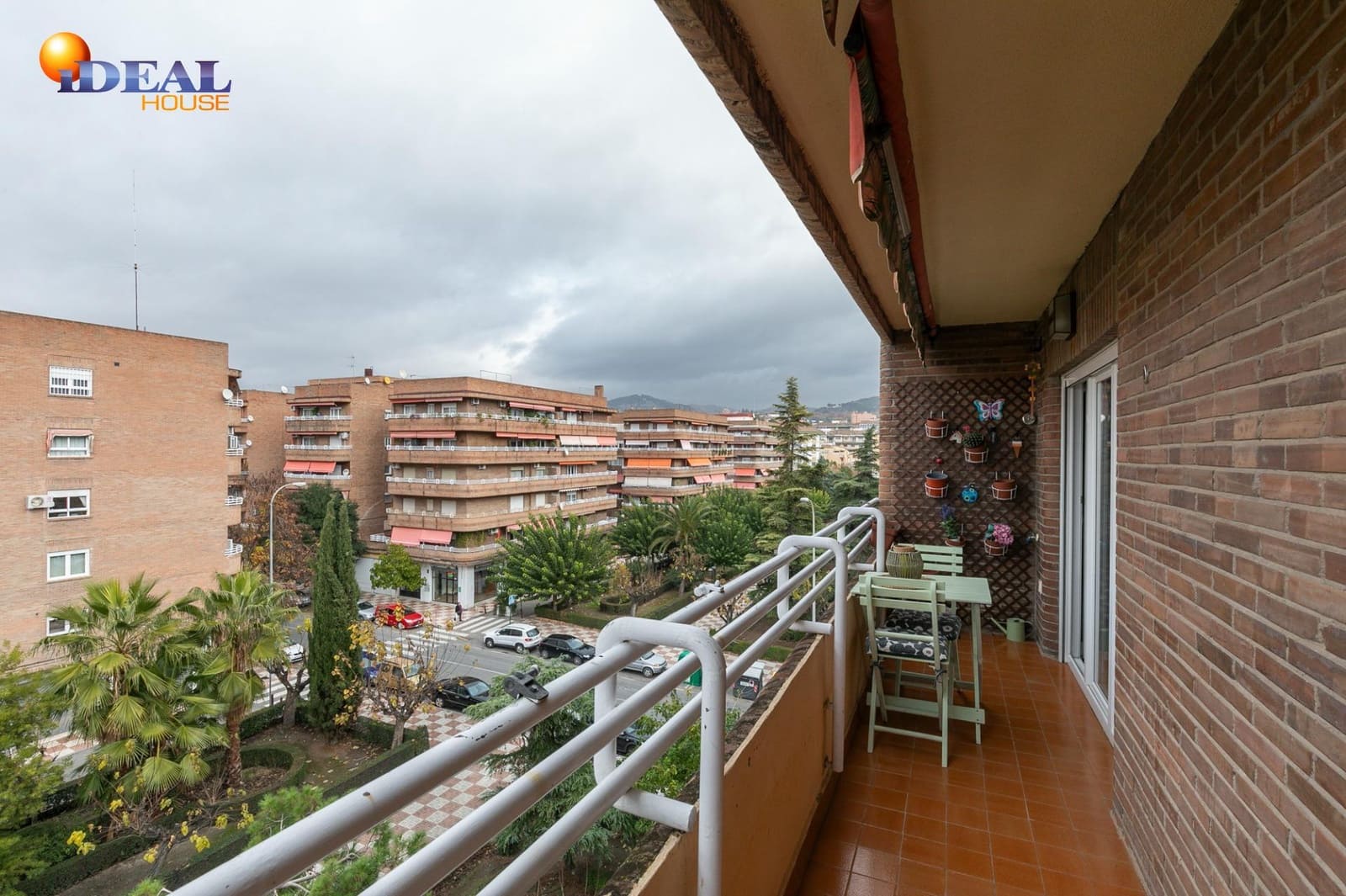 4 bedroom Flat for sale in Granada city with garage - € 535,000 (Ref: 9462019)