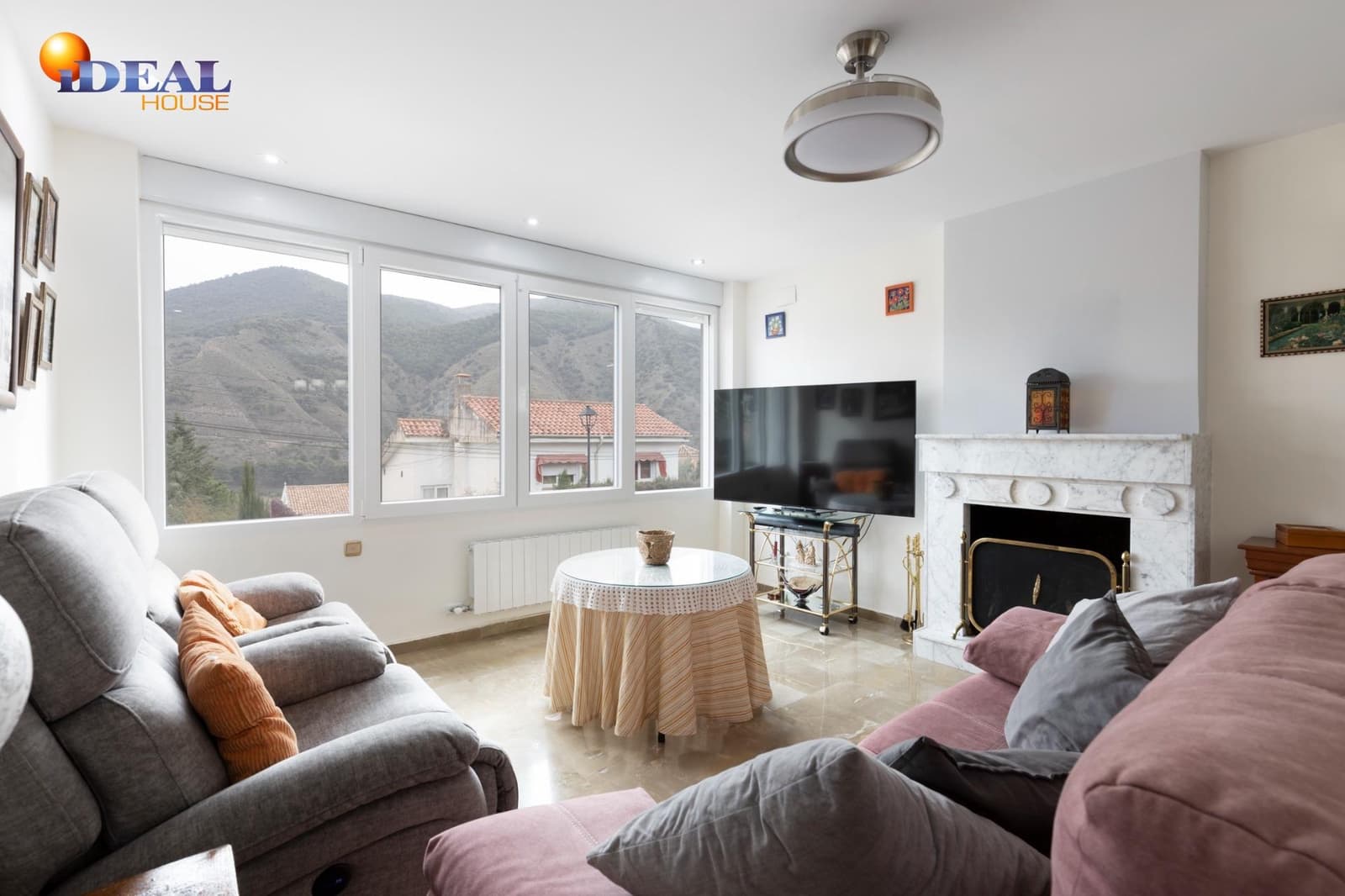 4 makuuhuone Huvila myytävänä paikassa Pinos Genil mukana uima-altaan 
autotalli - 380 000 € (Ref: 9462021)