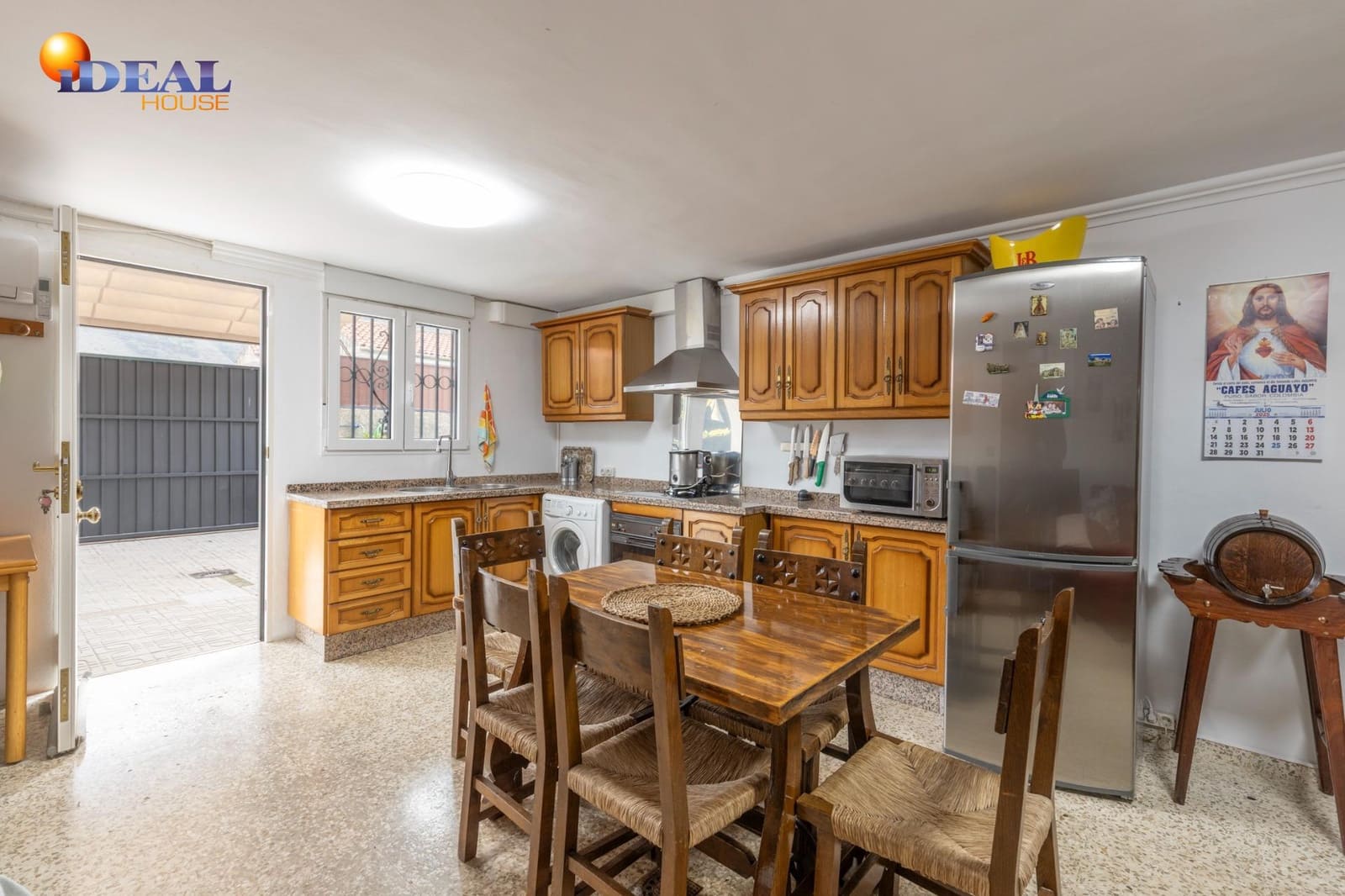 4 makuuhuone Huvila myytävänä paikassa Pinos Genil mukana uima-altaan 
autotalli - 380 000 € (Ref: 9462021)