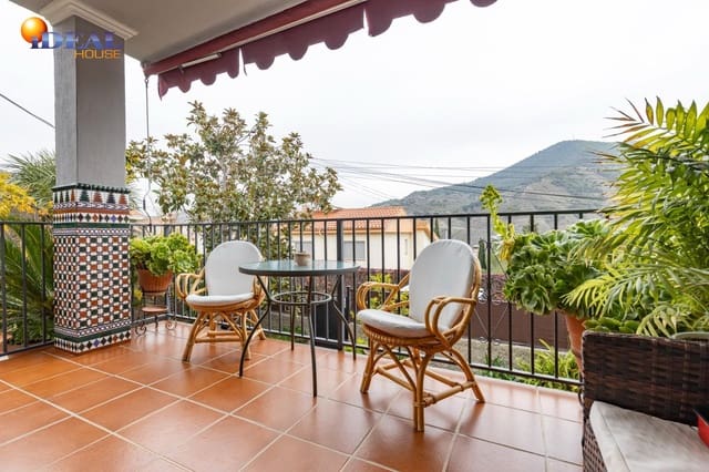 4 makuuhuone Huvila myytävänä paikassa Pinos Genil mukana uima-altaan 
autotalli - 380 000 € (Ref: 9462021)