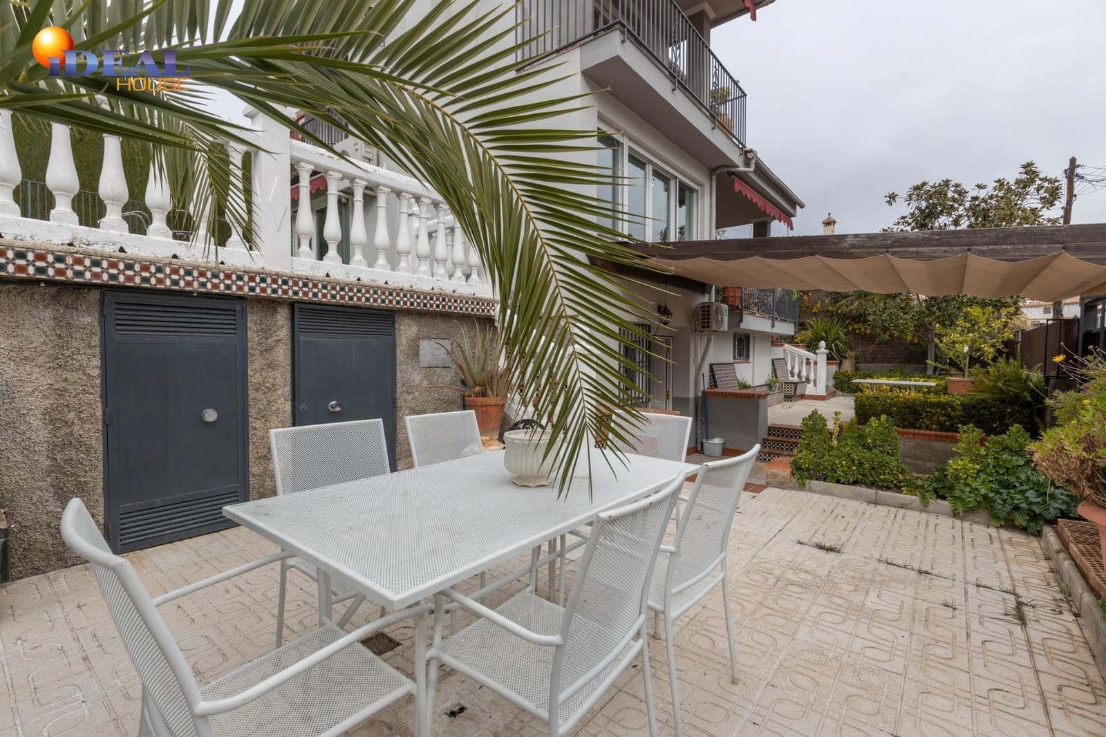 4 makuuhuone Huvila myytävänä paikassa Pinos Genil mukana uima-altaan 
autotalli - 380 000 € (Ref: 9462021)