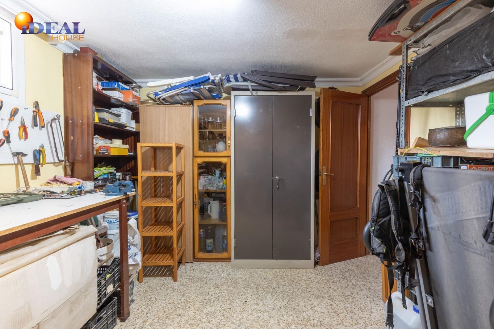 4 makuuhuone Huvila myytävänä paikassa Pinos Genil mukana uima-altaan 
autotalli - 380 000 € (Ref: 9462021)