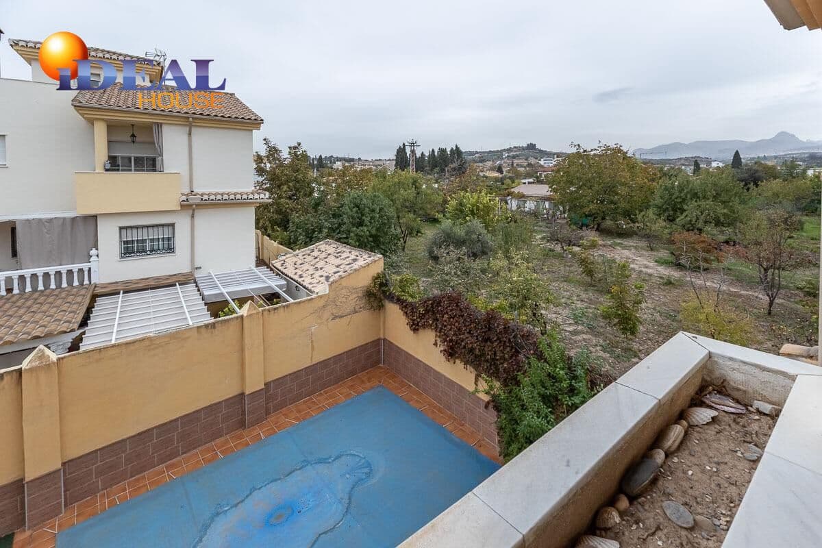 5 bedroom Villa for sale in Peligros with pool garage - € 449,000 (Ref: 9462022)