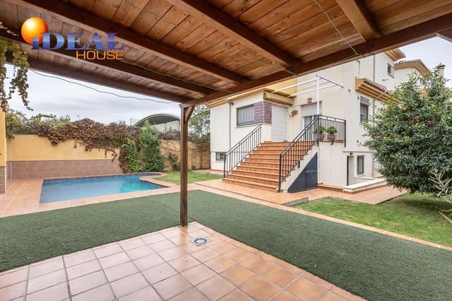 Chalet de 5 habitaciones en Peligros en venta con piscina garaje - 449.000 € (Ref: 9462022)