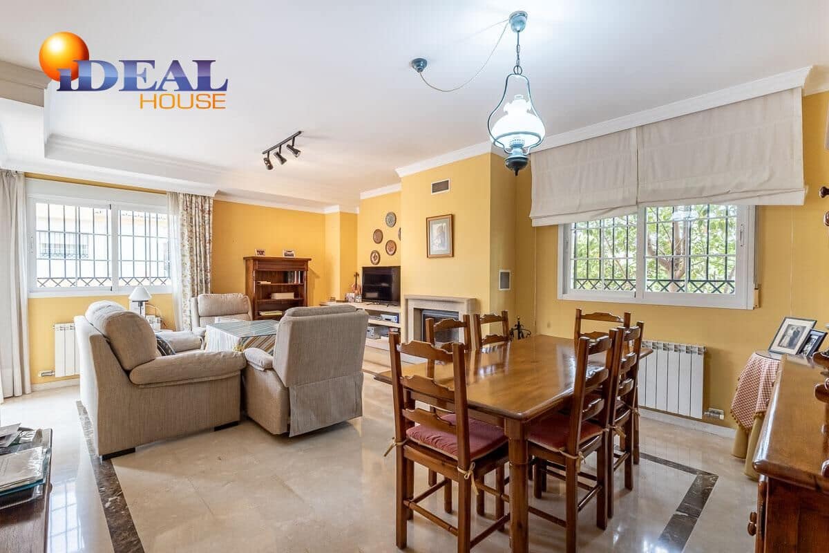 5 bedroom Villa for sale in Peligros with pool garage - € 449,000 (Ref: 9462022)