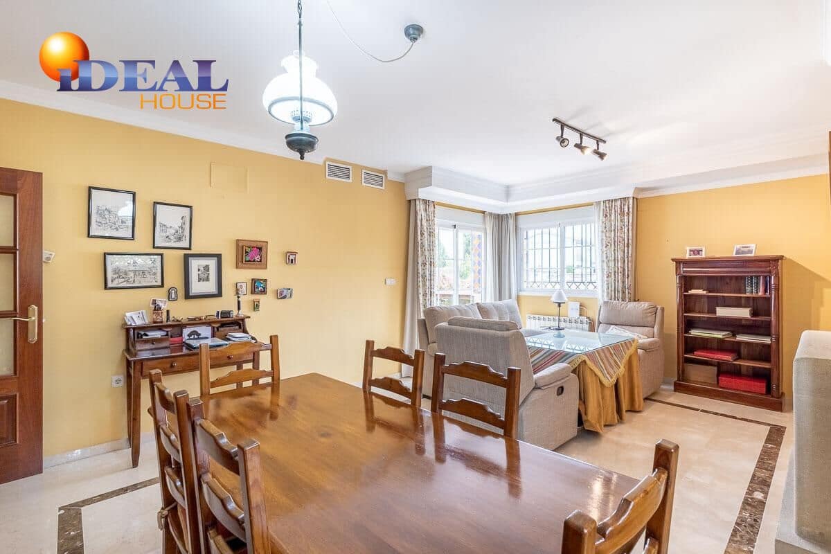 5 bedroom Villa for sale in Peligros with pool garage - € 449,000 (Ref: 9462022)