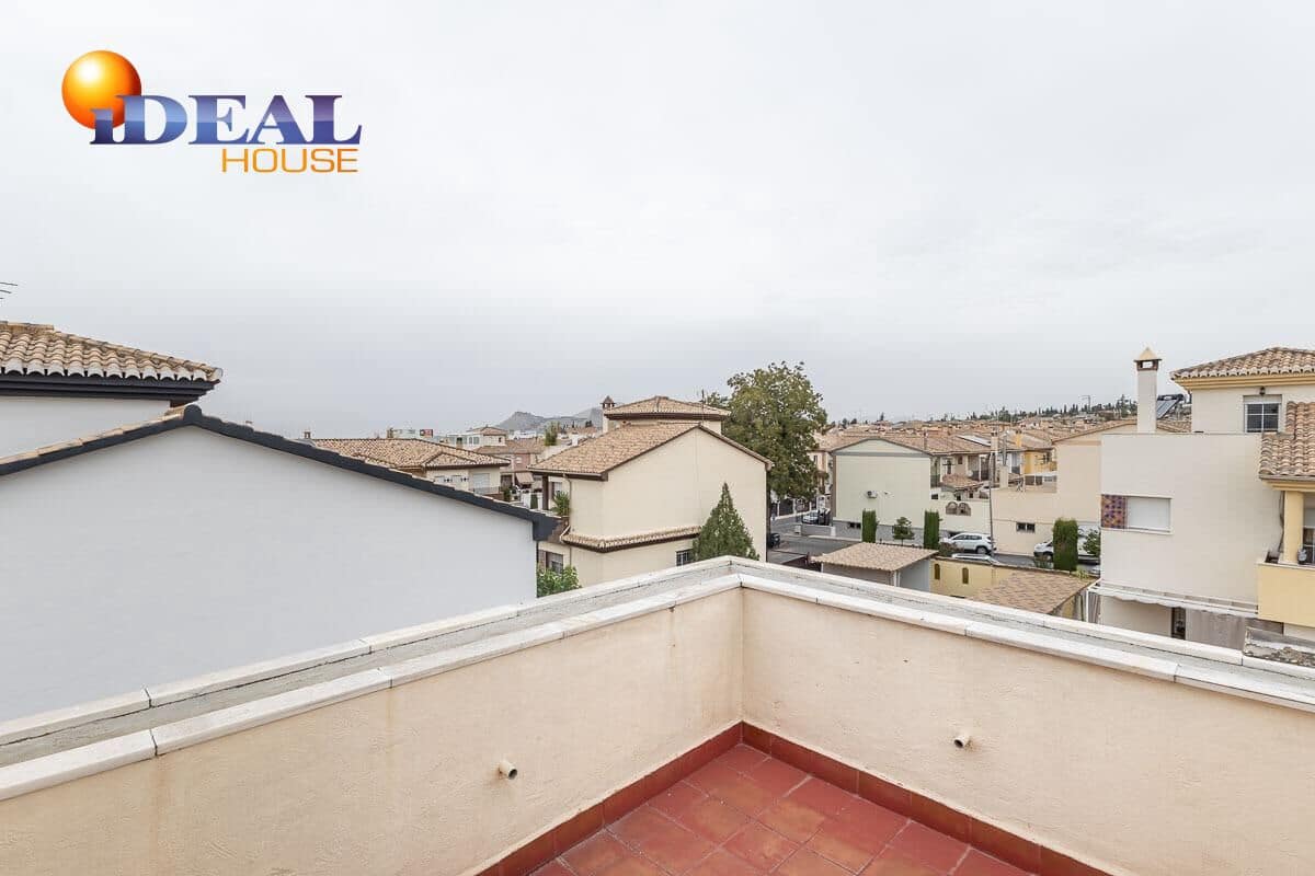 5 bedroom Villa for sale in Peligros with pool garage - € 449,000 (Ref: 9462022)