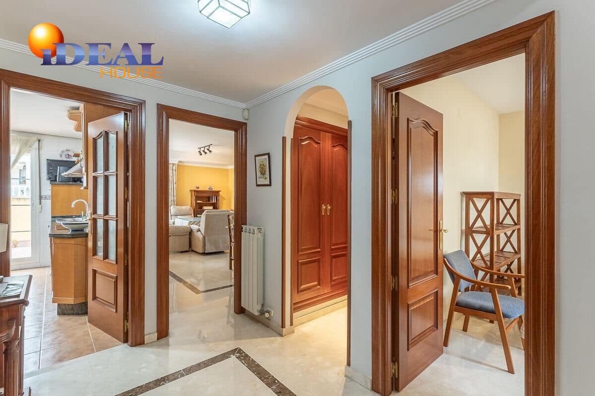 5 bedroom Villa for sale in Peligros with pool garage - € 449,000 (Ref: 9462022)