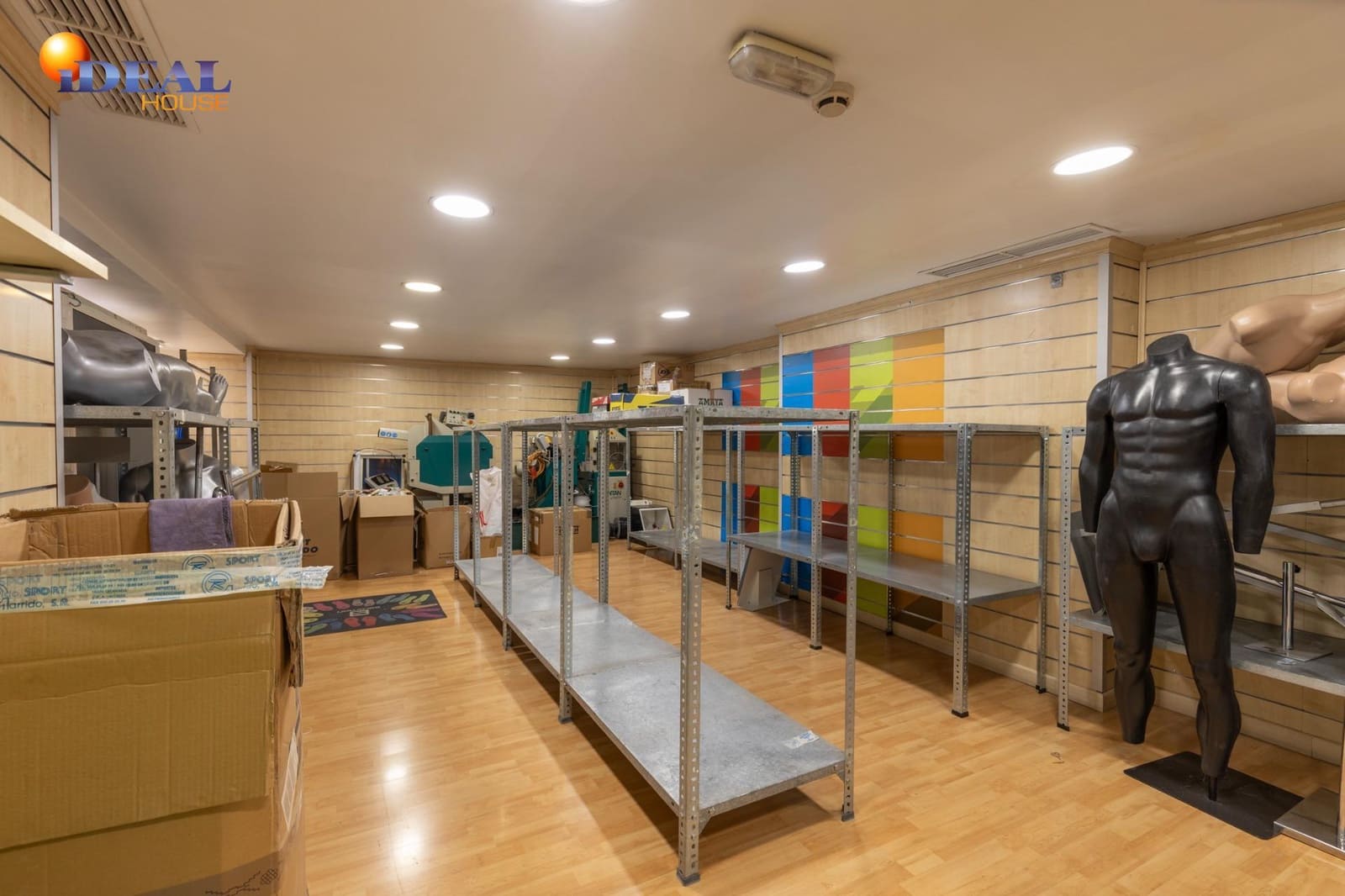 Kaupallinen myytävänä paikassa Granada kaupunki - 365 000 € (Ref: 9465588)