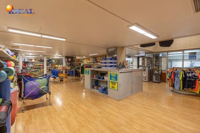 Kaupallinen myytävänä paikassa Centro, Granada kaupunki - 365 000 € (Ref: 9465588)