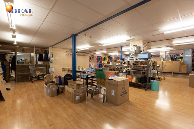 Kaupallinen myytävänä paikassa Centro, Granada kaupunki - 365 000 € (Ref: 9465588)