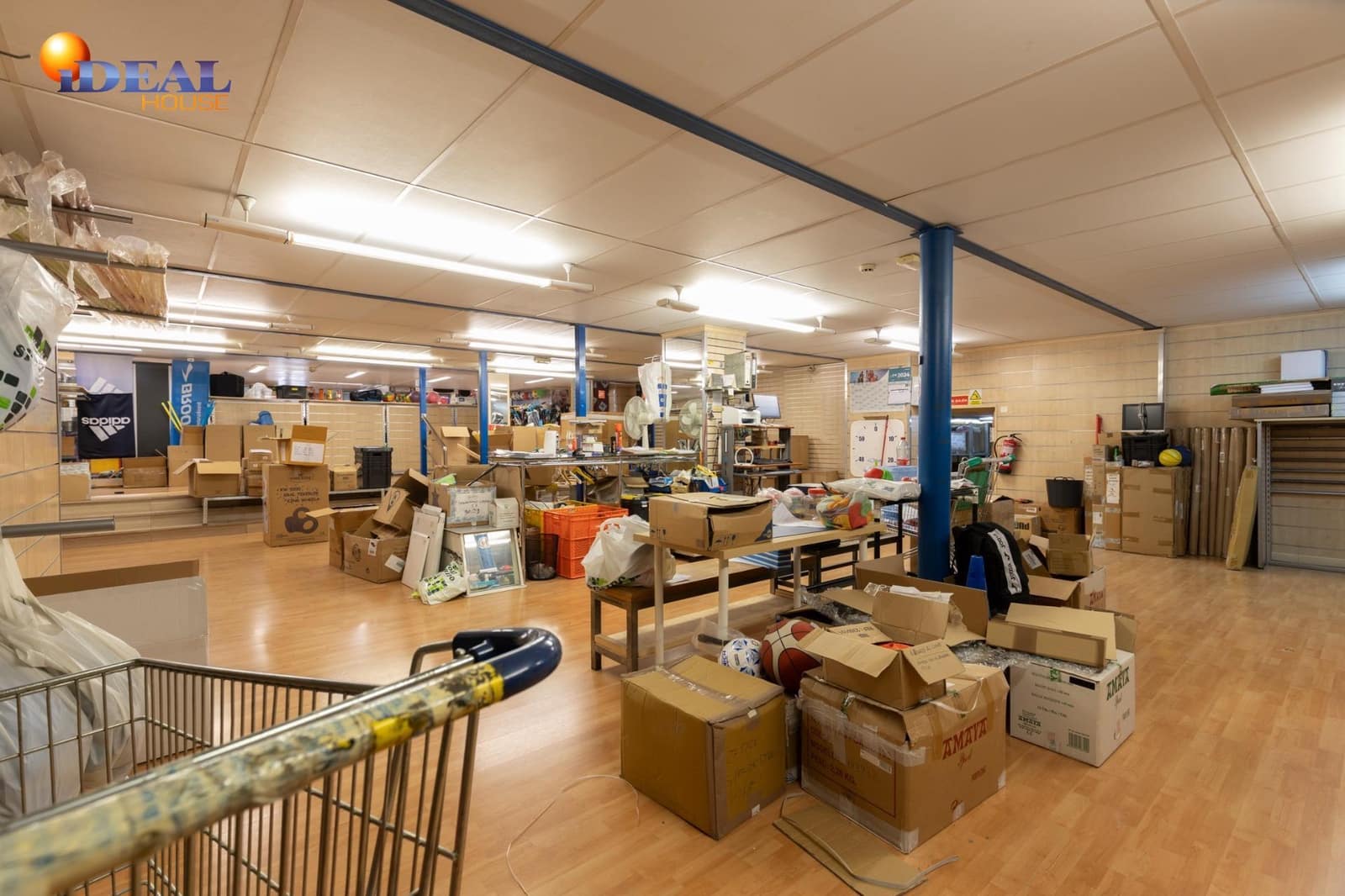 Kaupallinen myytävänä paikassa Granada kaupunki - 365 000 € (Ref: 9465588)