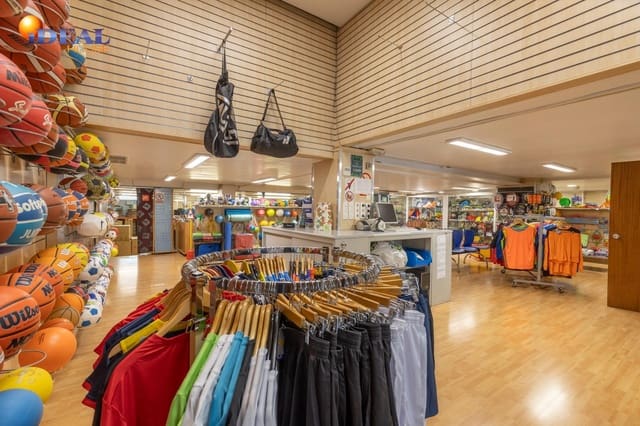 Kaupallinen myytävänä paikassa Centro, Granada kaupunki - 365 000 € (Ref: 9465588)