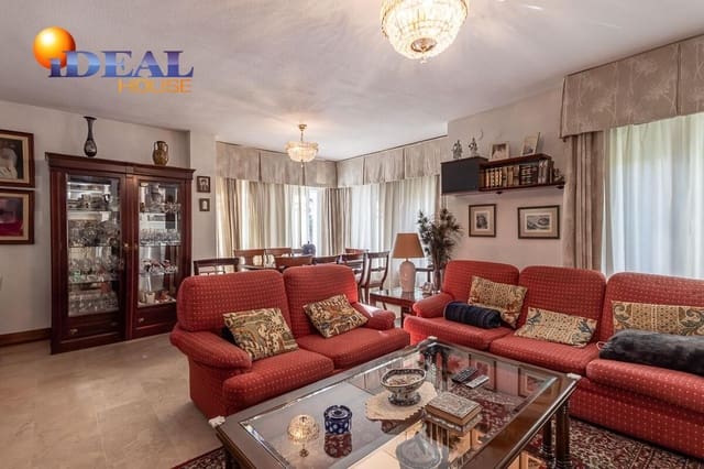 4 sovrum Villa till salu i Peligros med pool garage - 329 000 € (Ref: 9465589)