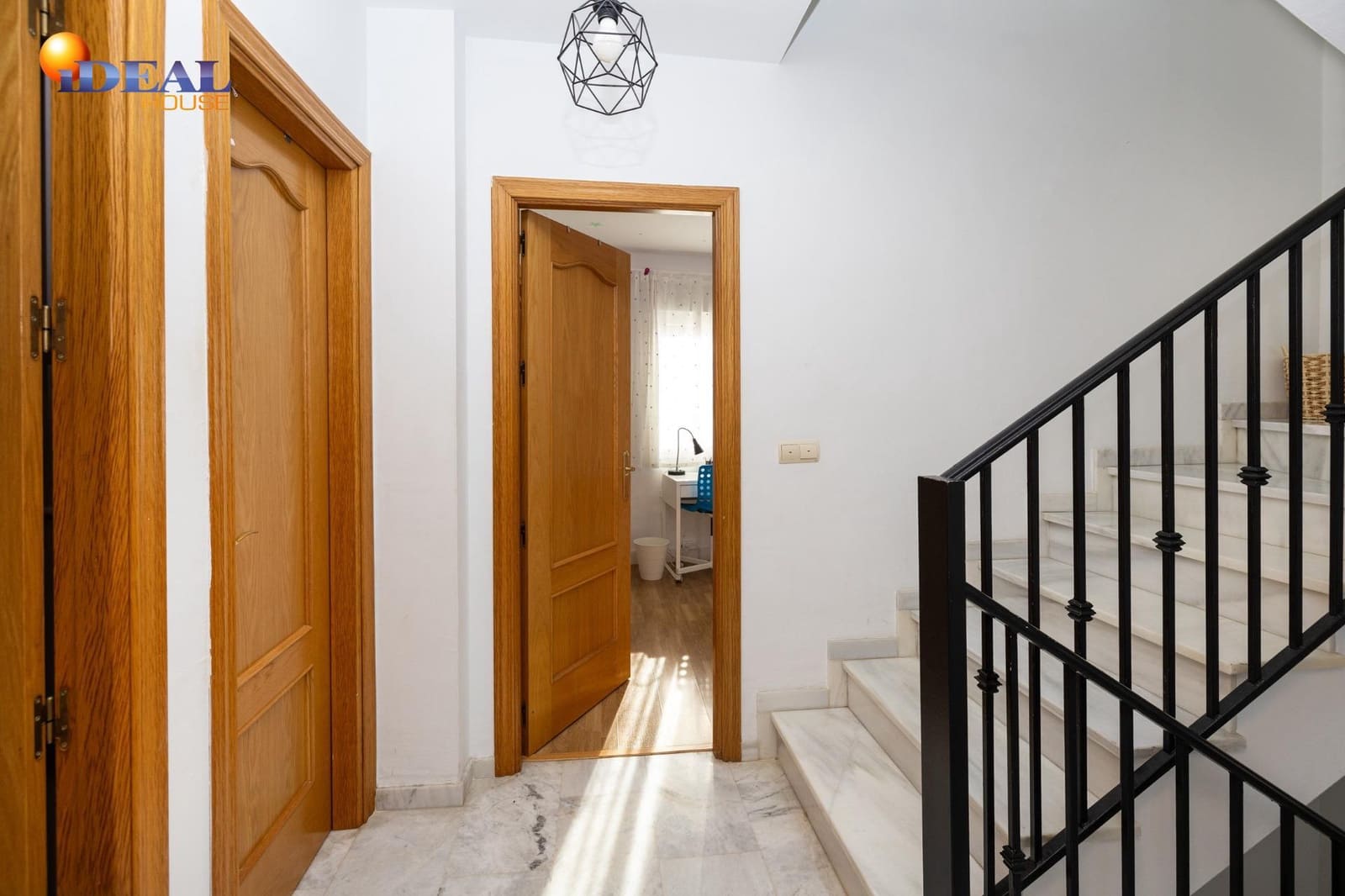 3 sovrum Hus till salu i La Zubia med garage - 299 000 € (Ref: 9465592)