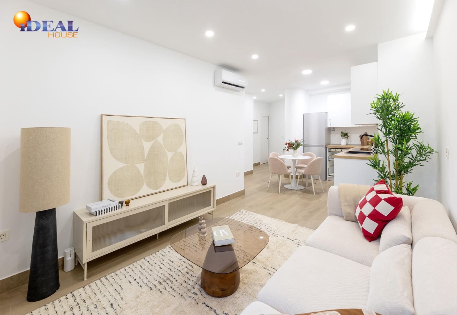 Piso de 2 habitaciones en Granada ciudad en venta - 279.000 € (Ref: 9468447)